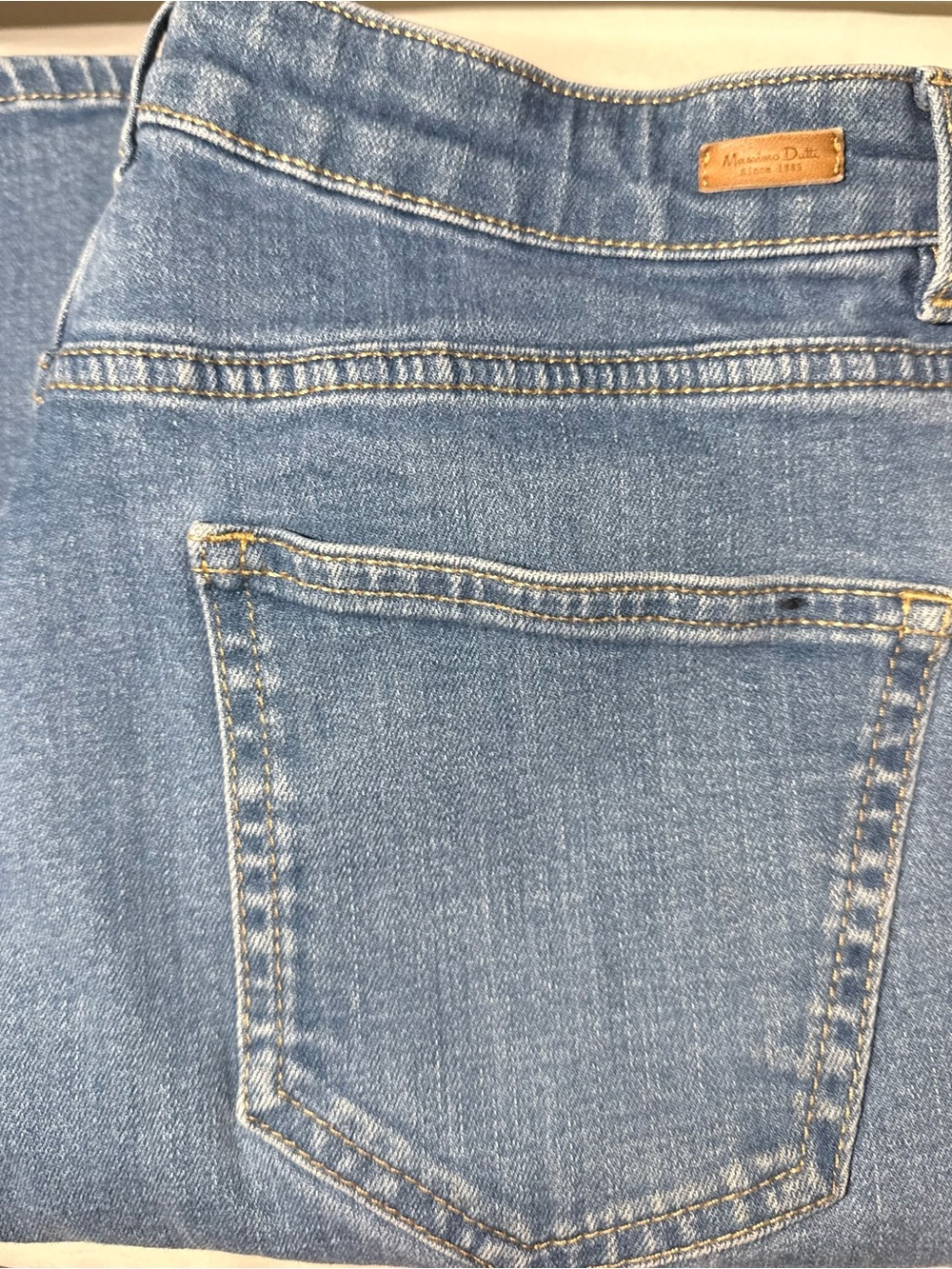 Massimo Dutti Light Blue Women’s Jeans. Size 8. Ankle | Mid Rise
